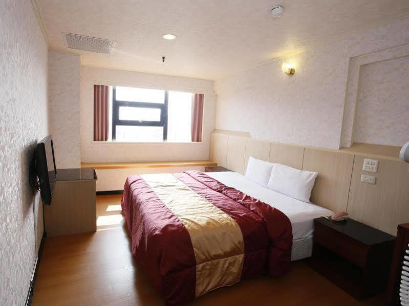 Lan Yin Tie Dao Hotel Tajnan Kültér fotó