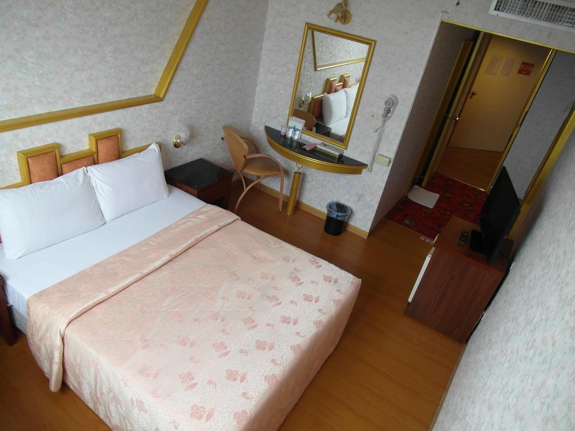 Lan Yin Tie Dao Hotel Tajnan Kültér fotó